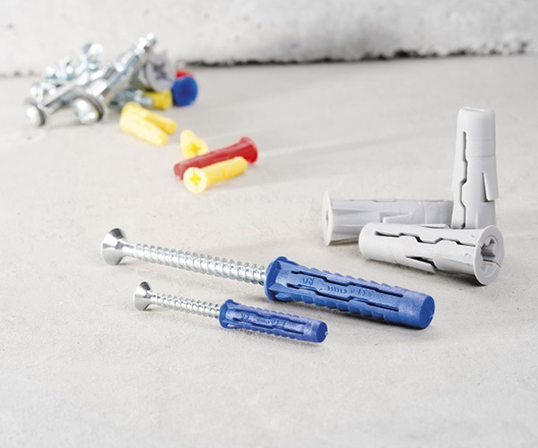 wall plugs and screws